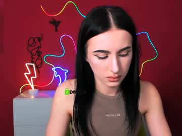 lara moon1