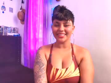 curvy hot luna