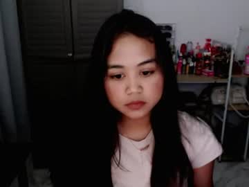 kisses avery