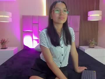 sarah kisses
